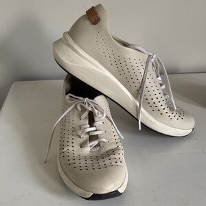 Clarks Women's Cream Perforated Leather Lace-Up Sneakers